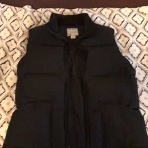 Ladies puffer vest. EUC